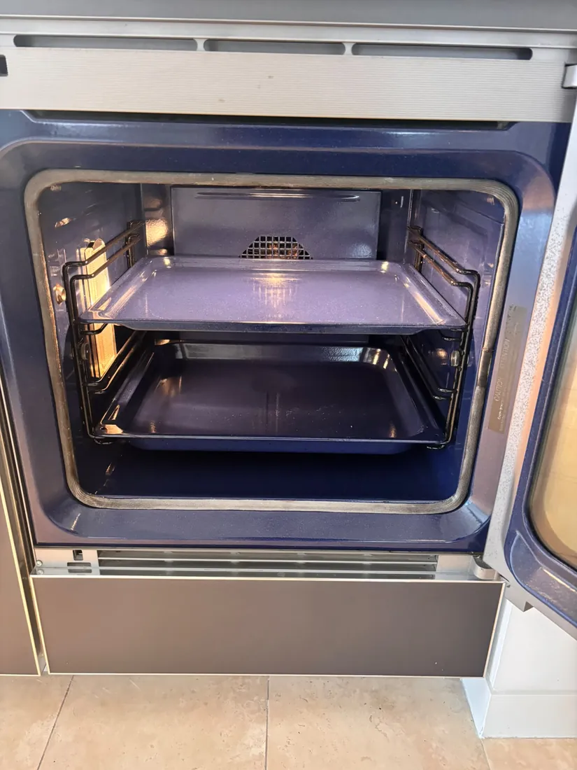 Clean oven and trays after Lagover deep cleaning